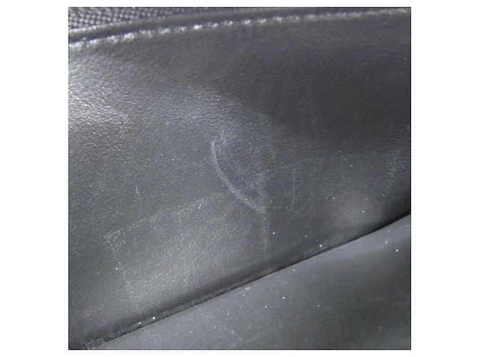 Louis Vuitton Taiga Zippy Wallet Black - view 9