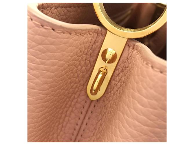 Borsa Louis Vuitton Capucines BB Beige - vista 4