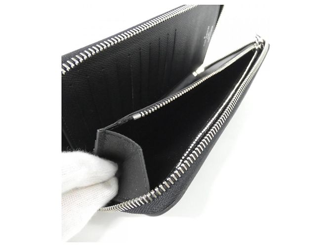Portafoglio Zippy Louis Vuitton Taiga Nero - vista 9