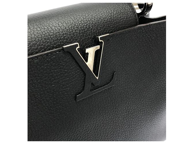 Borsa Louis Vuitton Capucines MM Nero - vista 4