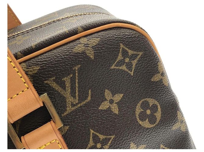 Bolso de hombro Louis Vuitton Monogram Cite GM Castaño - vista 4