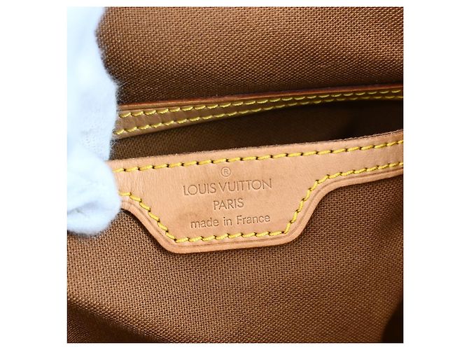 Louis Vuitton Vintage Montsouris Monogram Canvas GM Marron - vue 4