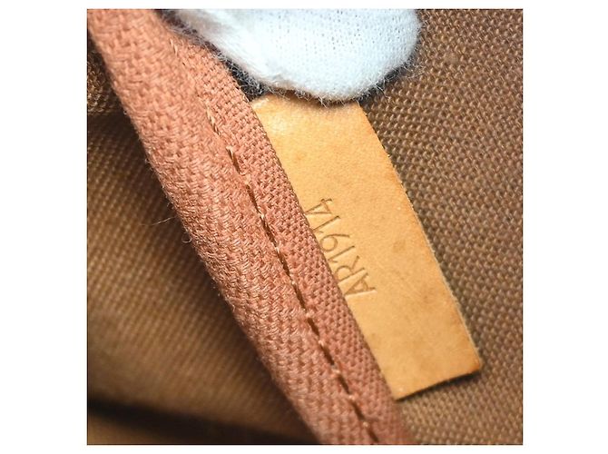 Louis Vuitton Saumur Monogram 35 Marrone - vista 5