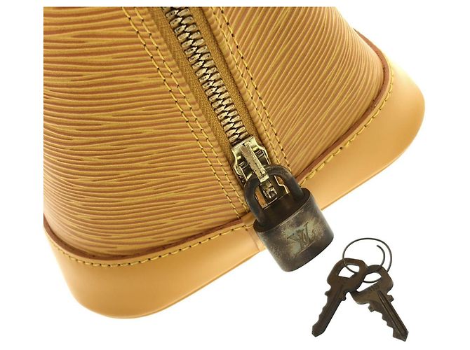 Sac à main Louis Vuitton Epi Alma PM Jaune - vue 4