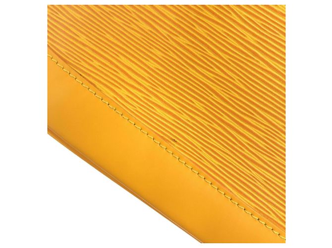 Sac à main Louis Vuitton Epi Alma PM Jaune - vue 6