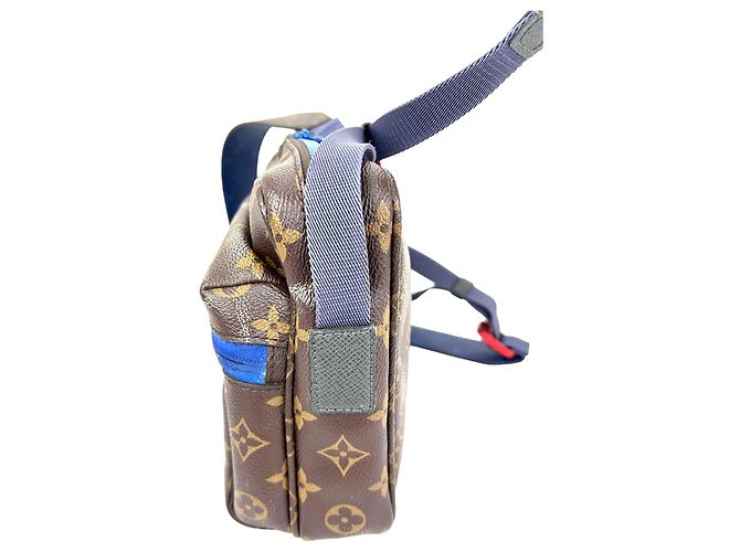 Borsa Messenger Louis Vuitton Monogram Outdoor Blue Marrone - vista 4