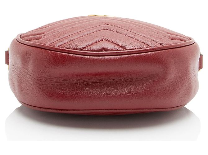 Borsa a tracolla mini rotonda GG Marmont in pelle matelassé Gucci Rosso - vista 4