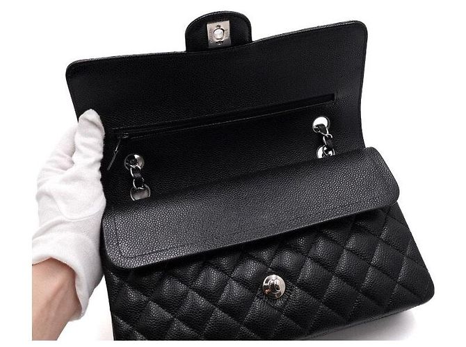 Chanel Borsa a tracolla media in pelle caviar nera classica con catena argentata Nero - vista 6