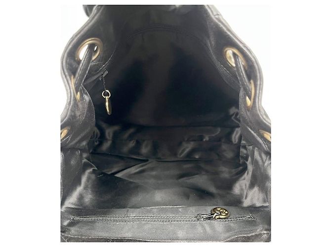 Chanel Gesteppter Rucksack in Schwarz - Ansicht 12