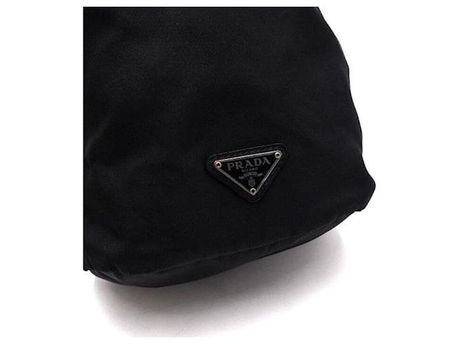 Prada Borsa secchiello Black Re-Nylon con tracolla a coulisse Nero - vista 7