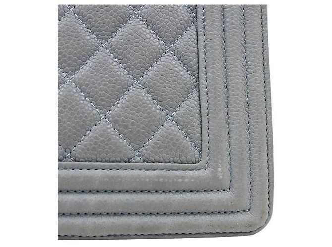 Chanel Borsa a tracolla Large Boy in pelle caviar grigia Marrone - vista 9