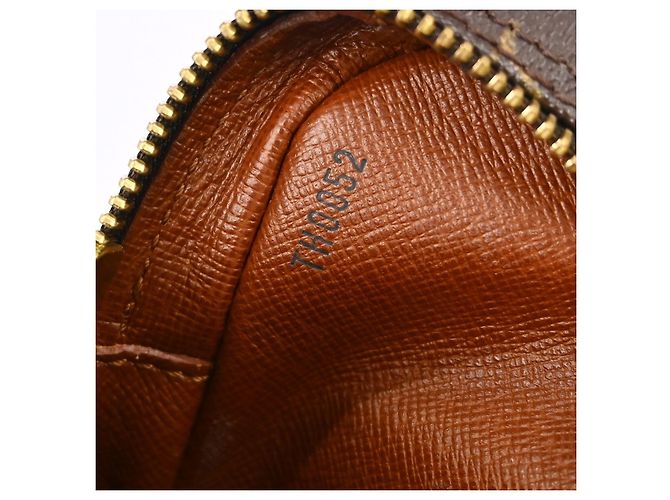 Louis Vuitton Amazone Monogram Canvas PM Marrone - vista 5