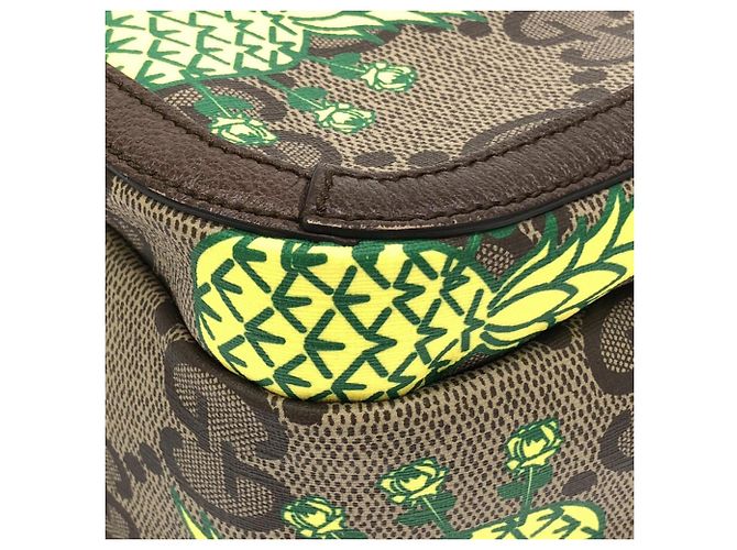 Mochila Gucci em lona GG Supreme bege - vista 3