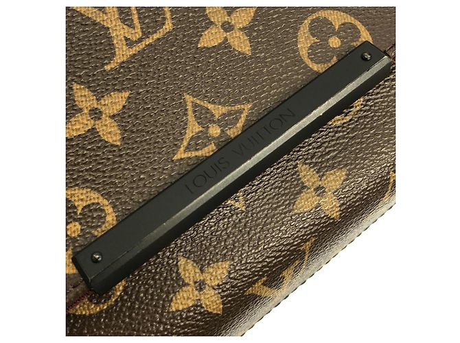 Borsa a tracolla Louis Vuitton Monogram Macassar District PM Marrone - vista 5