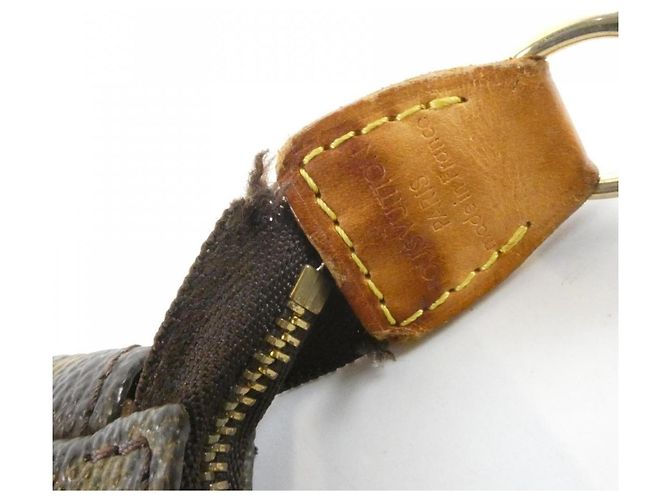 Louis Vuitton Monogram Pochette Accessoires Marrone - vista 3