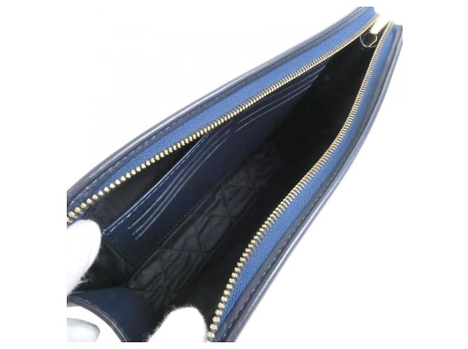 Louis Vuitton Monogram Drip Pochette Voyage Blu - vista 9
