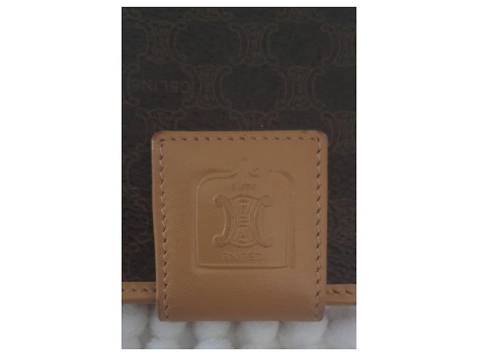 Céline Celine Cartera Triomphe Canvas Bi-fold Castaño - vista 2
