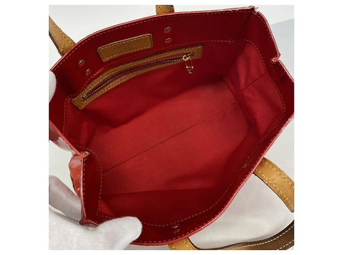 Bolso Louis Vuitton Vernis Lead PM Roja - vista 4