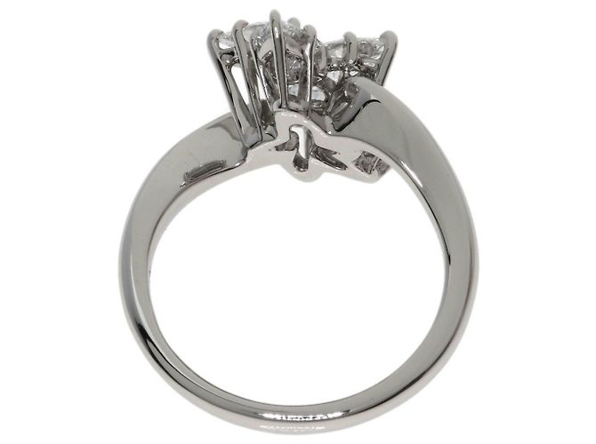 Anello Harry Winston Cluster Small Pear-Shaped Diamond Ring - vista 4