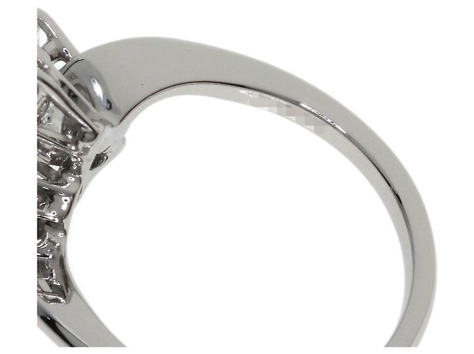 Anello Harry Winston Cluster Small Pear-Shaped Diamond Ring - vista 5
