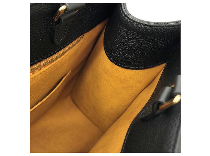 Borsa Louis Vuitton Monogram Empreinte OnTheGo MM Nero - vista 10