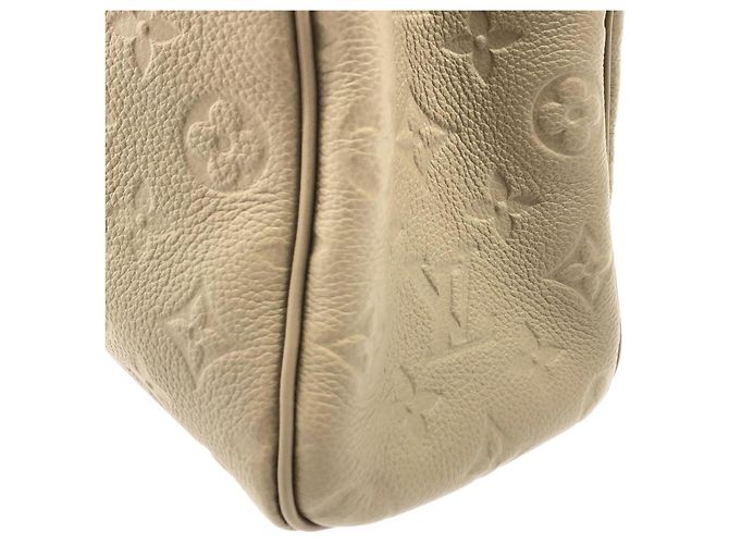 Sac à main Louis Vuitton Monogram Empreinte Avenue PM Gris - vue 4