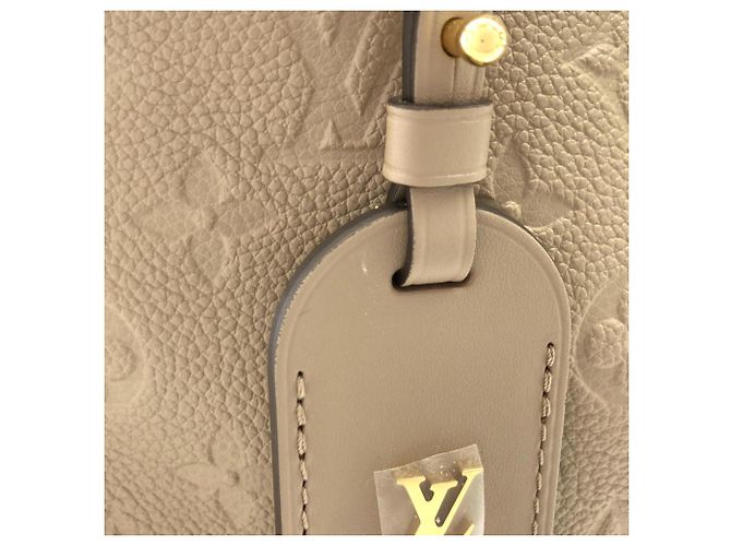 Sac à main Louis Vuitton Monogram Empreinte Avenue PM Gris - vue 6
