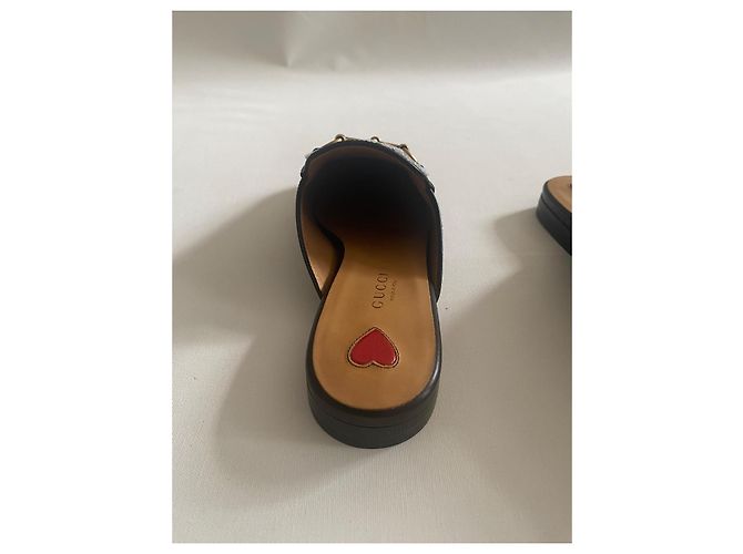 Gucci Princetown Mules in pelle nera con ricamo rosa - vista 7