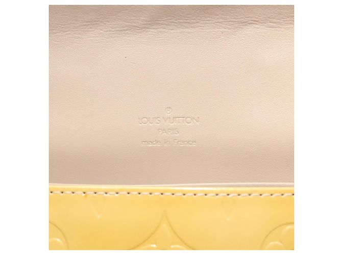 Louis Vuitton Thompson Street Monogram Vernis Medium Beige - vista 6