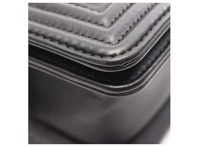 Borsa a tracolla Chanel Boy Mini Chevron V-stitch Nero - vista 10