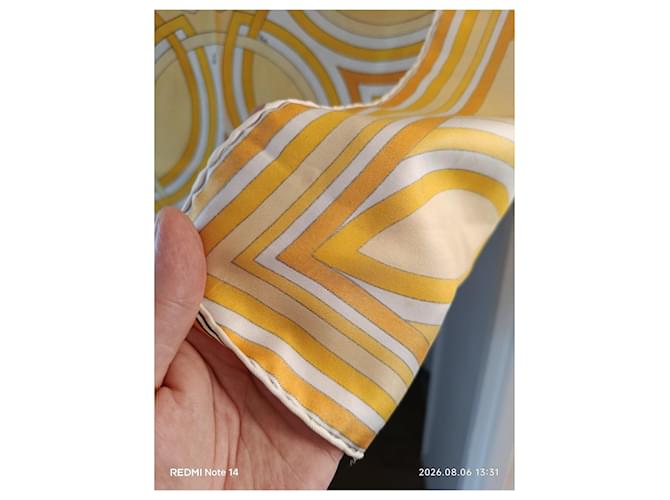 Emilio Pucci Foulard in seta stampato Bianco Beige Giallo - vista 2