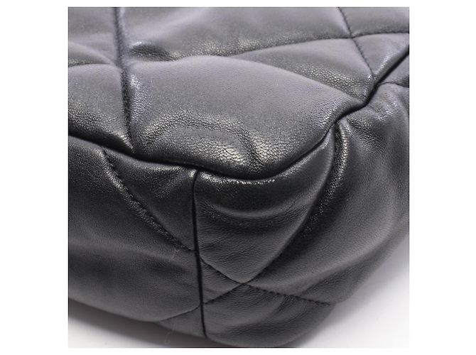 Borsa a tracolla Chanel 19 Dixneuf in pelle matelassé Nero - vista 7