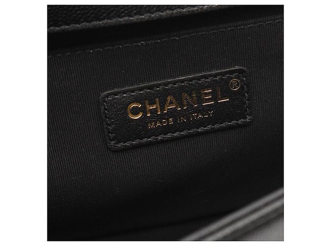 Borsa a tracolla Chanel Boy Chevron V-Stitch Nero - vista 4