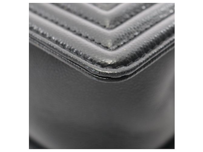 Borsa a tracolla Chanel Boy Chevron V-Stitch Nero - vista 8