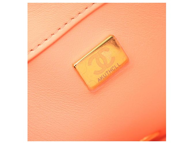 Borsa a tracolla 2-Way Chanel Matelassé in pelle d'agnello arancione - vista 5