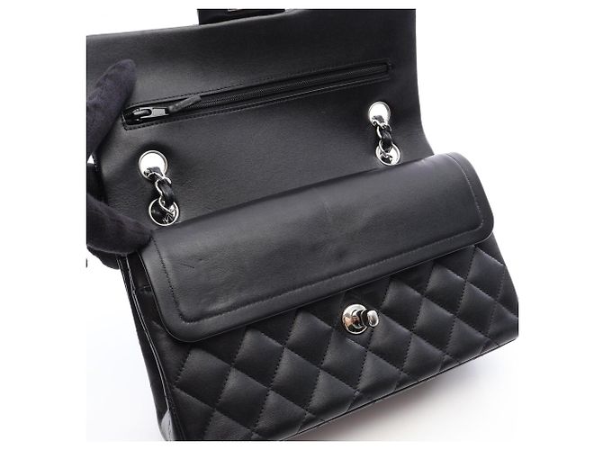Borsa a tracolla Chanel Matelassé Double Flap Nero - vista 9