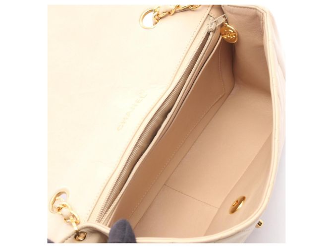 Borsa Chanel Matelassé Diana Flap Beige - vista 3