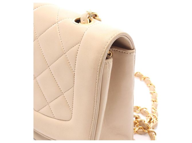 Borsa Chanel Matelassé Diana Flap Beige - vista 8