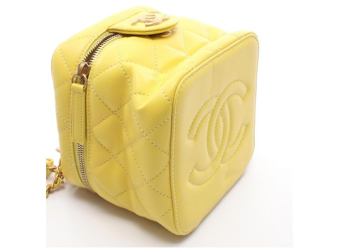 Borsa a tracolla Chanel Yellow Matelassé Giallo - vista 6