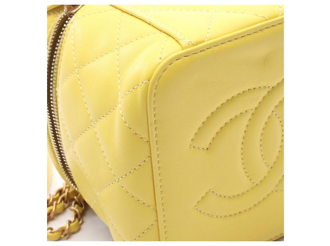 Borsa a tracolla Chanel Yellow Matelassé Giallo - vista 7