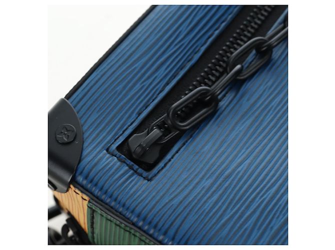 Borsa LOUIS VUITTON Epi Mini Soft Trunk Bag Multicolor M68721 LV Auth 194736SM Multicolore - vista 18