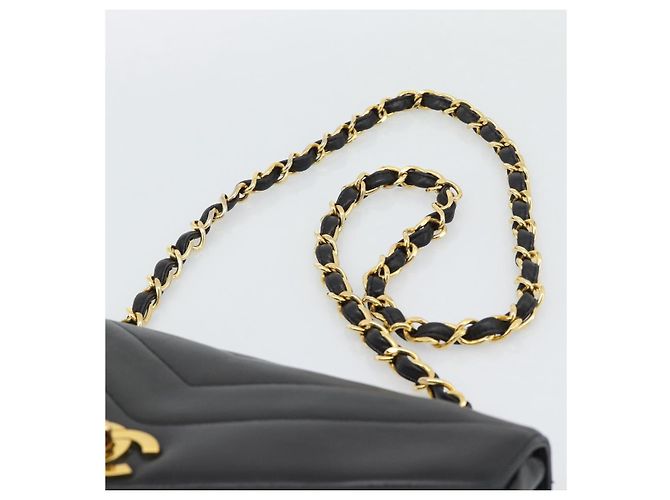 Borsa a tracolla con catena CHANEL V stitch in pelle d'agnello nera e oro CC Auth 195911V Nero D'oro - vista 14