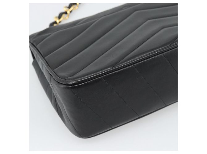 Borsa a tracolla con catena CHANEL V stitch in pelle d'agnello nera e oro CC Auth 195911V Nero D'oro - vista 17
