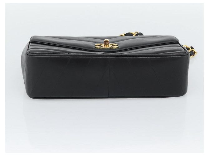Borsa a tracolla con catena CHANEL V stitch in pelle d'agnello nera e oro CC Auth 195911V Nero D'oro - vista 5