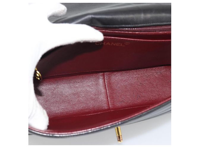 Borsa a tracolla con catena CHANEL V stitch in pelle d'agnello nera e oro CC Auth 195911V Nero D'oro - vista 9