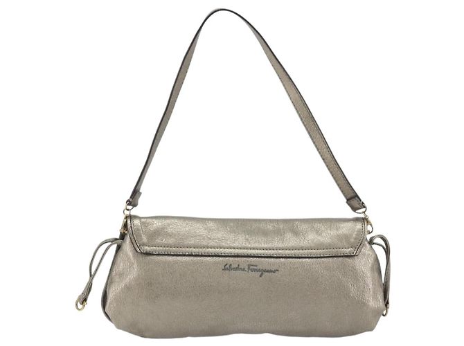 Borsa a tracolla Salvatore Ferragamo Gancini in pelle Argento Oro Auth 196304A D'oro - vista 2