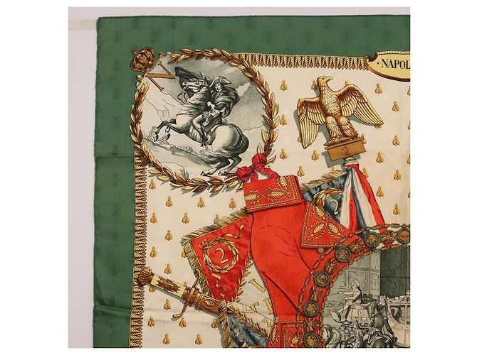 Hermès Foulard HERMES Carre 90 in Seta "NAPOLEON" Green Beige Auth bs36385 Verde - vista 2