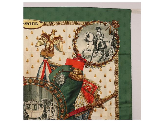 Hermès Foulard HERMES Carre 90 in Seta "NAPOLEON" Green Beige Auth bs36385 Verde - vista 4