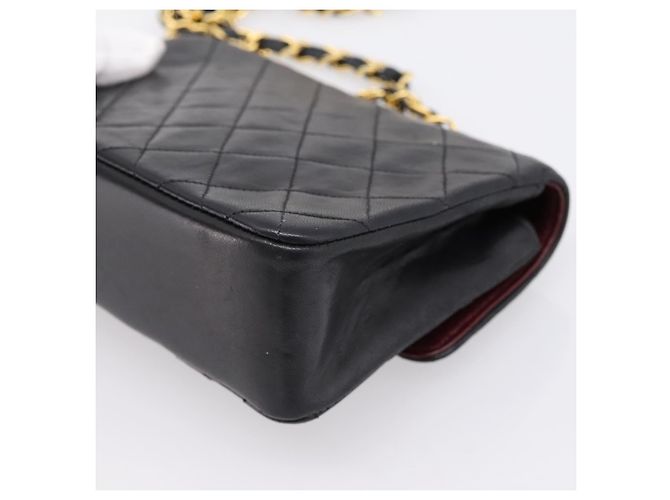 Borsa CHANEL Mini Matelasse 17 con catena in pelle d'agnello nera e oro CC Auth 196466SAV Nero D'oro - vista 16