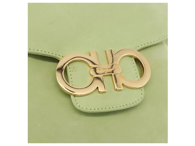 Zaino Salvatore Ferragamo Gancini in camoscio verde e oro Auth 193783A D'oro - vista 19